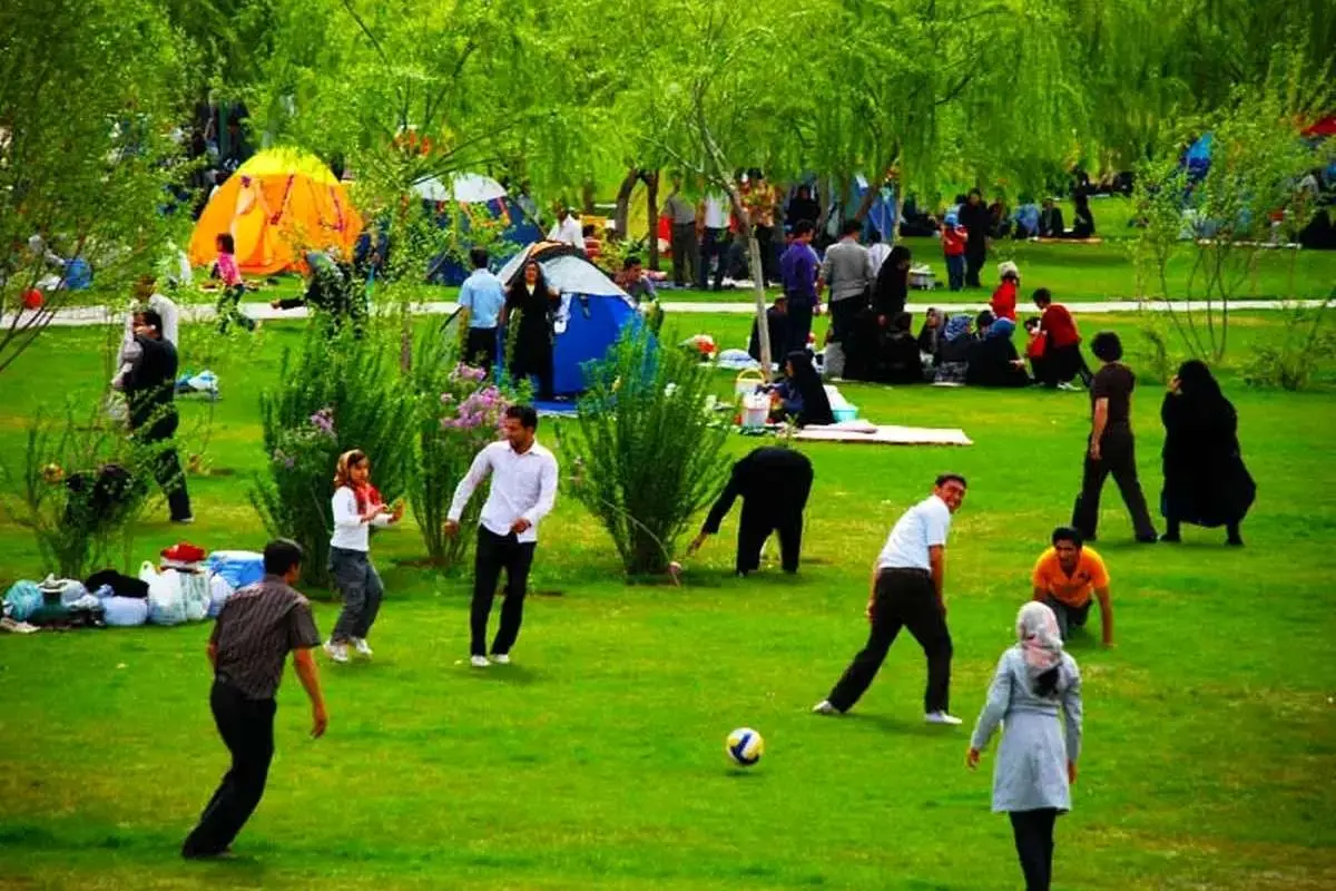 قاب تاریخ؛ عکسهای دیدنی و نوستالژیک از سیزده بهدر دهه ۵۰ و ۶۰ و ۸