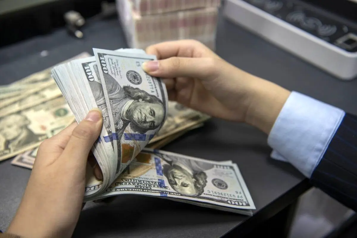 سقوط ارزش دلار پس از اعلام تعرفه‌های سنگین ترامپ