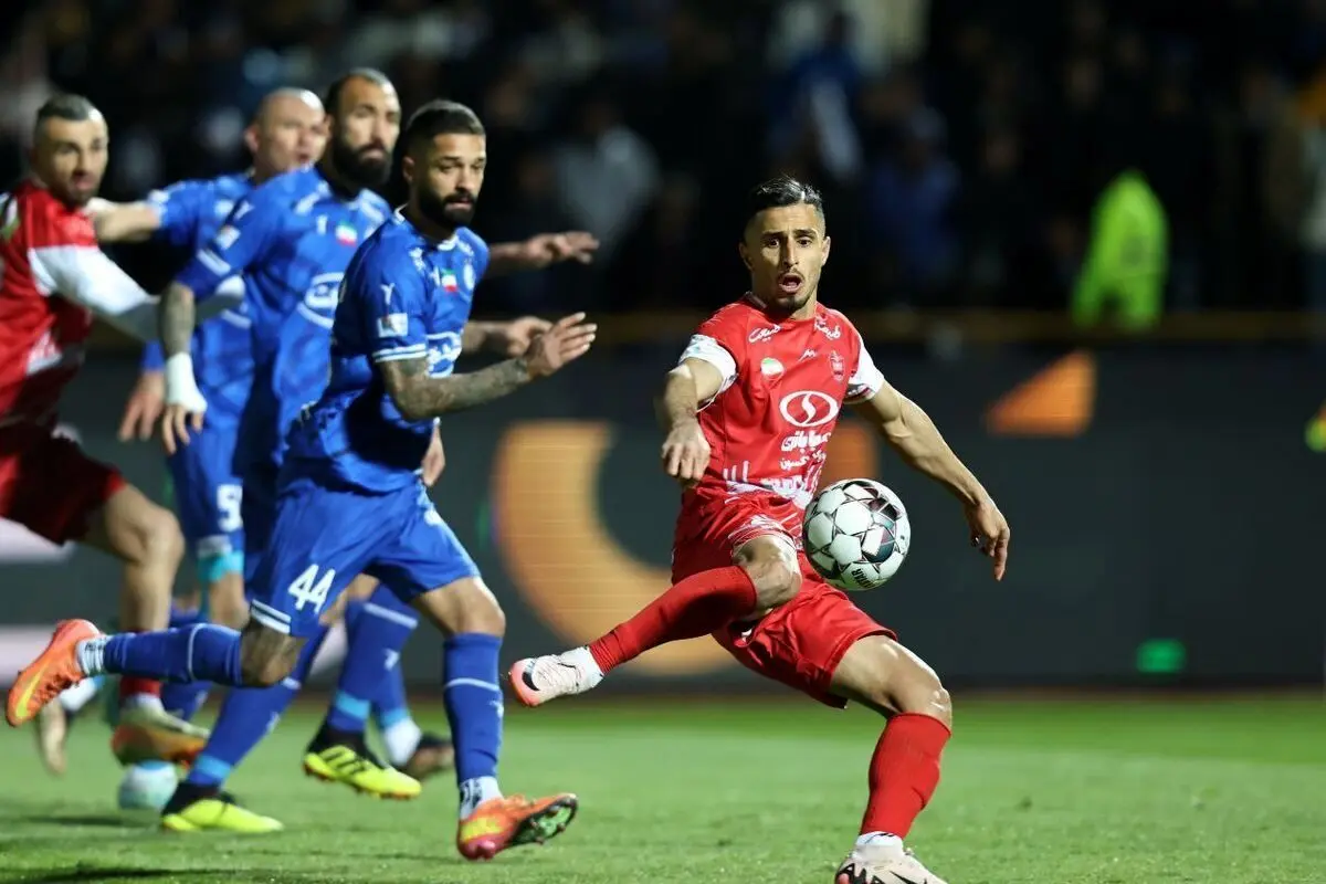 انتقاد علیپور از تغییر پست در پرسپولیس