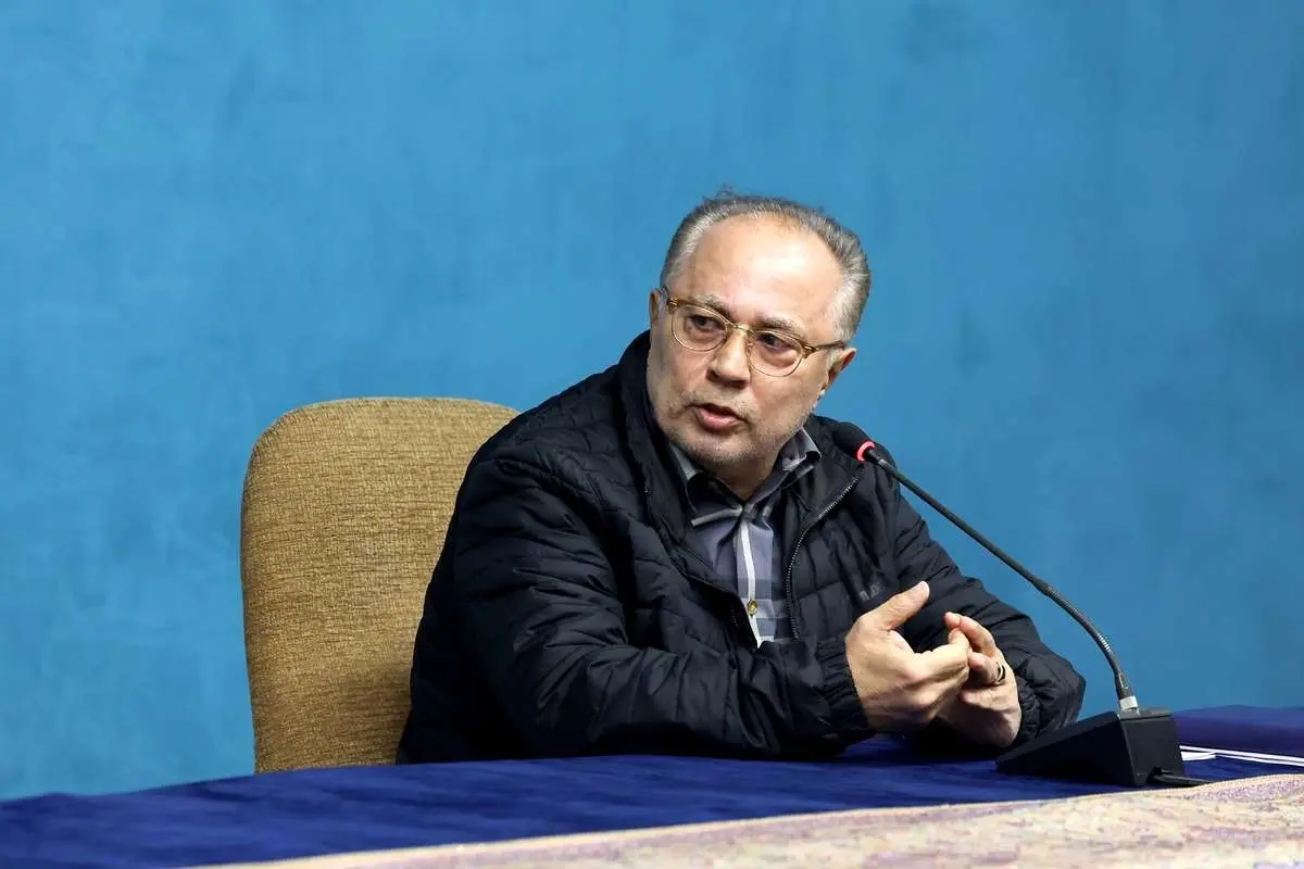 واکنش روزنامه اصولگرا به سفر معاون پزشکیان؛ با دبیری خداحافظی کنید
