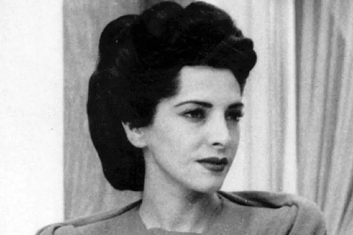 (تصویر) شمس پهلوی و فرزندش شهباز پهلبد؛ سال ۱۳۲۶