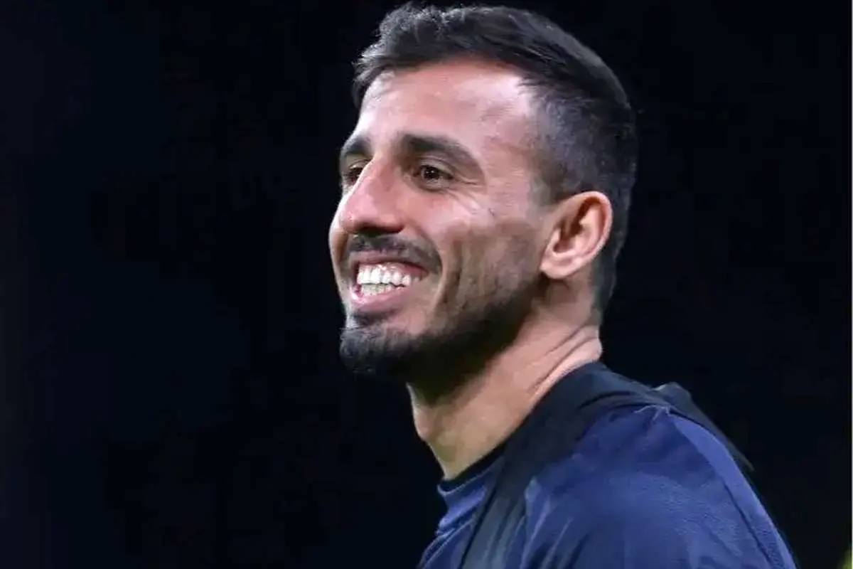 انتقال هافبک مغضوب پرسپولیس از سکو به نیمکت!