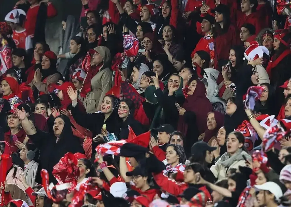 زنان پرسپولیسی از خجالت درویش درآمدند