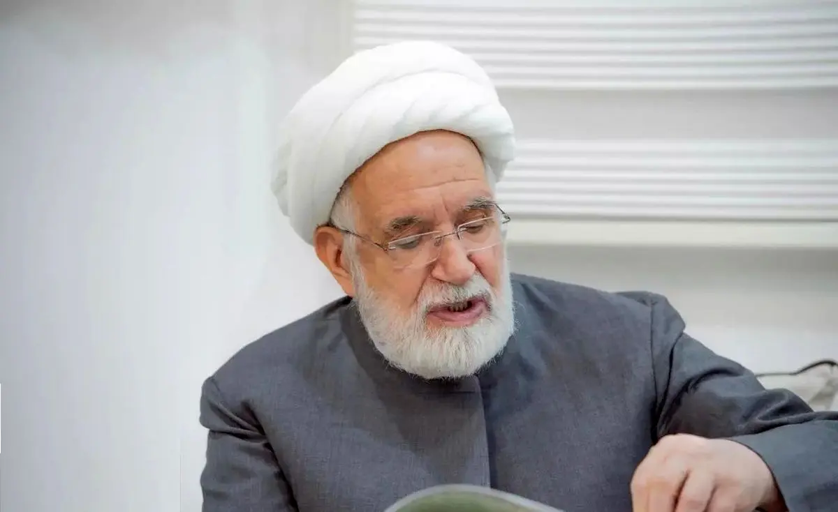 واکنش کیهان به بیانیه کروبی: ساده‌لوحی شما خسارات سنگین برای مردم داشت