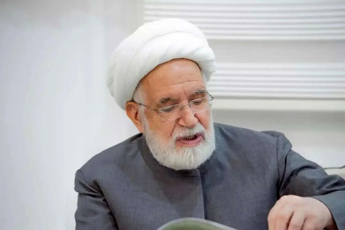 واکنش کیهان به بیانیه کروبی: ساده‌لوحی شما خسارات سنگین برای مردم داشت