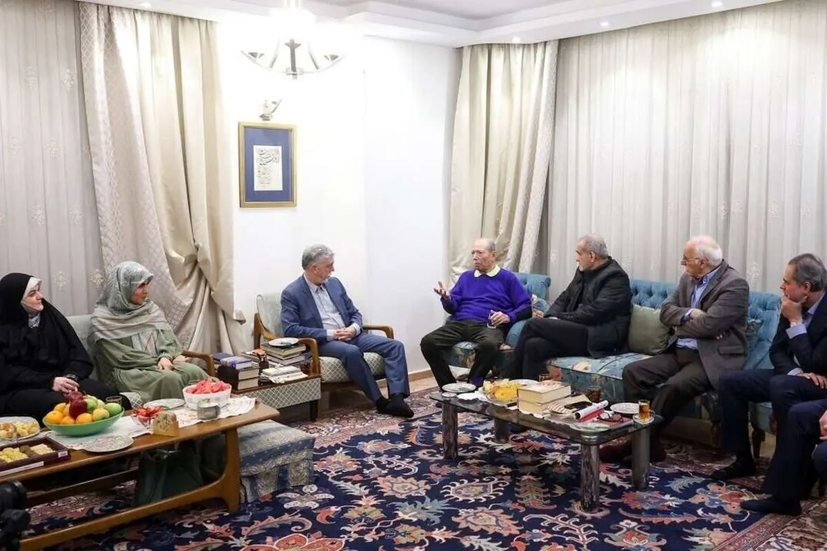 (ویدئو) آوازخوانی استاد علی نصیریان در دیدار با پزشکیان