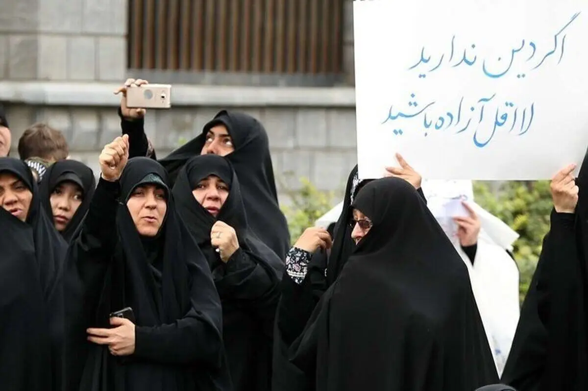 هشدار فرماندار تهران به تجمع‌کنندگان مقابل مجلس