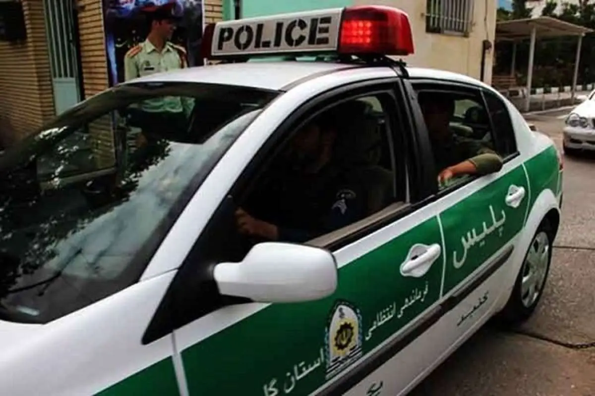 (ویدئو) واژگونی خودروی پلیس در جاده بارانی