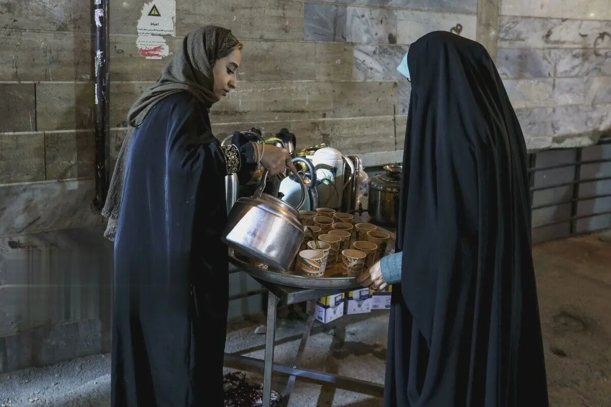 (تصاویر) افطاری در کوچه