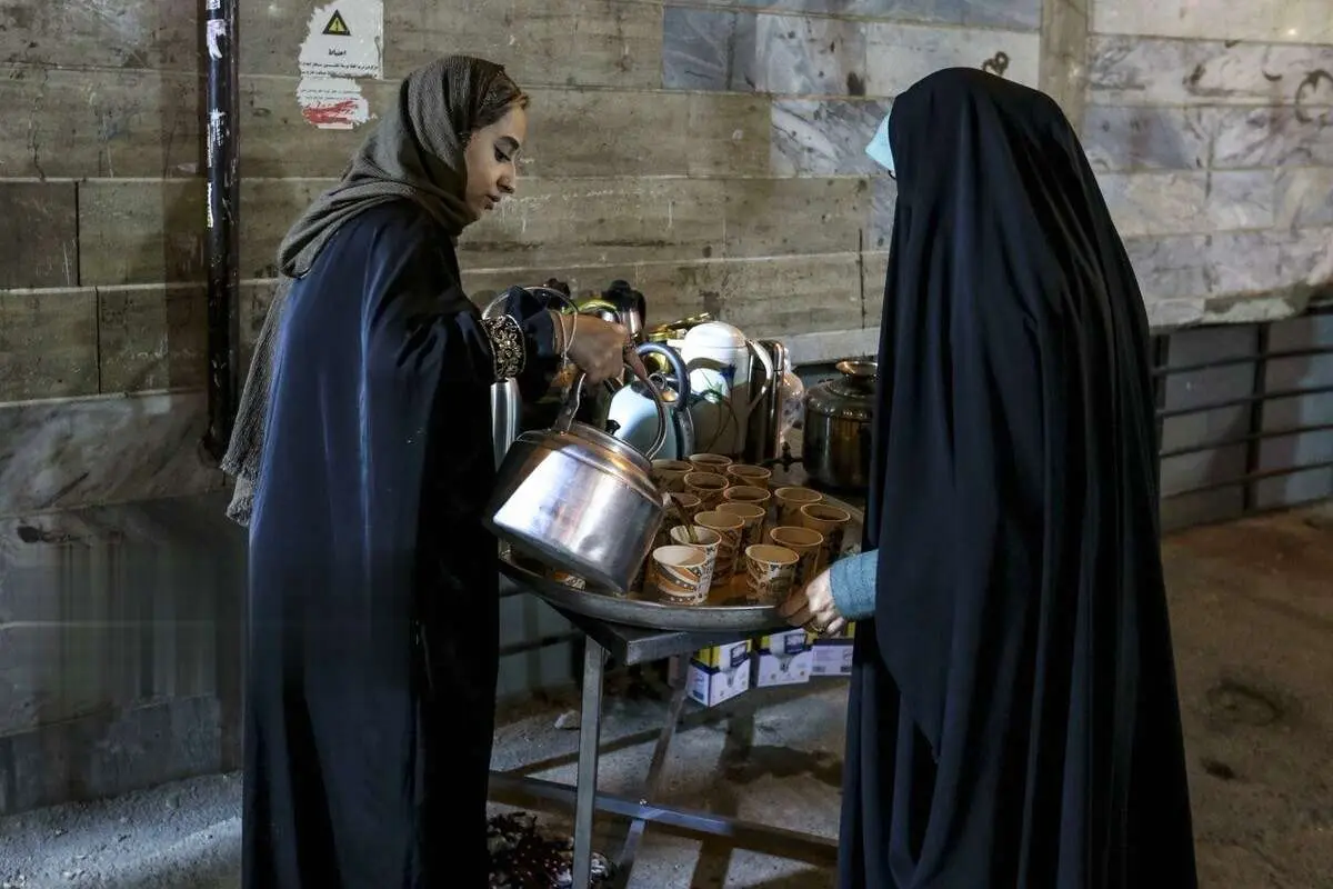 (تصاویر) افطاری در کوچه