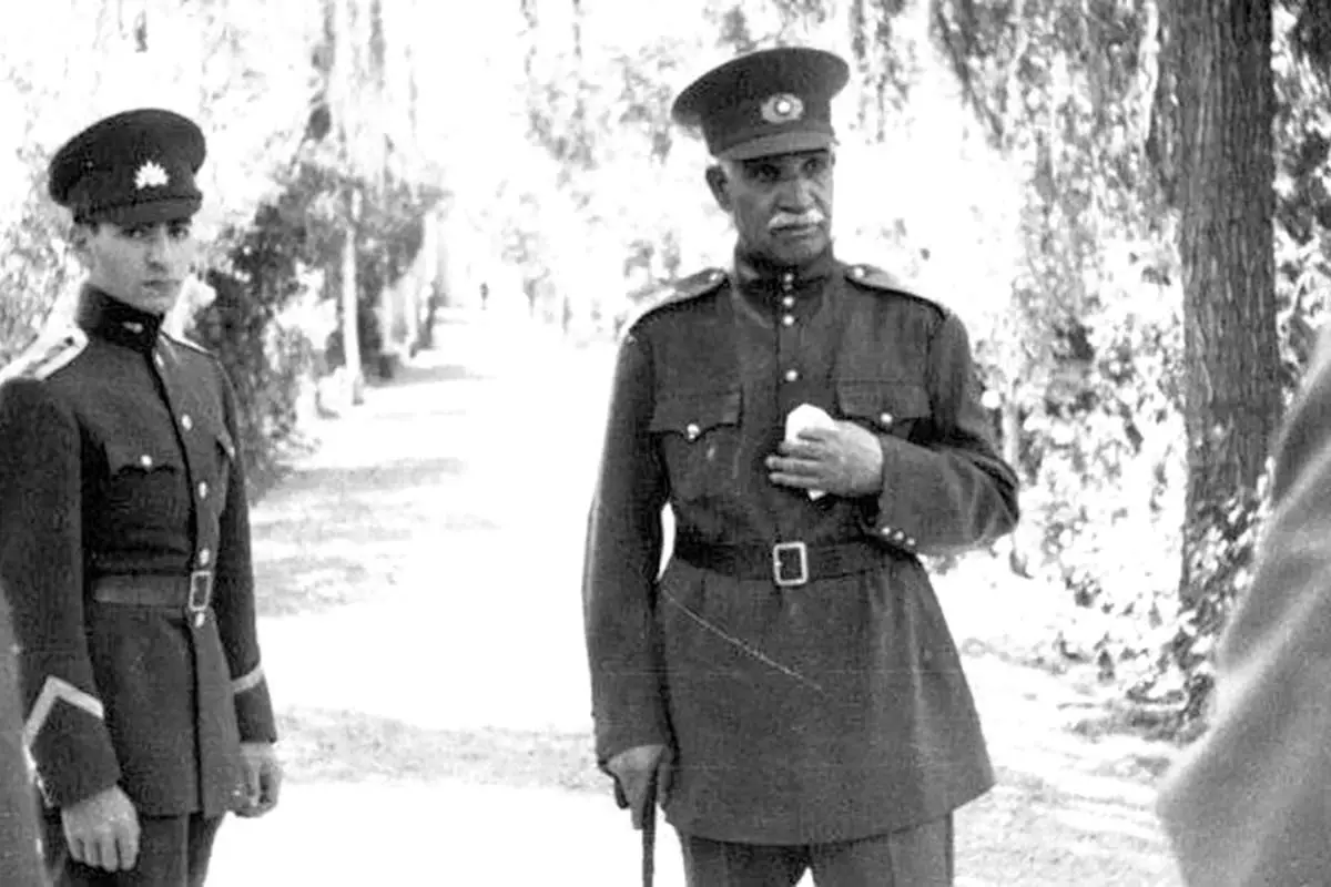 تصویر کمتردیده شده از «رضاخان» در پست نگهبانی؛ اواخر دهه ۱۲۷۰