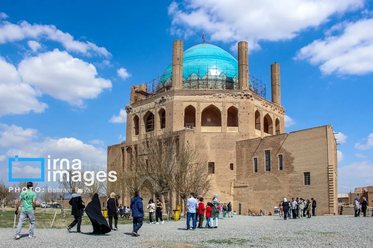(تصاویر) گردشگران نوروز ۱۴۰۴ در «گنبد سلطانیه»