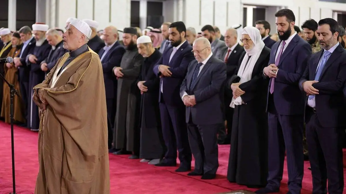 (ویدئو) تعظیم جولانی در مقابل پدرش