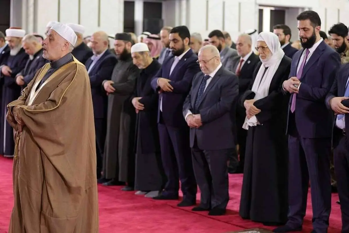 (ویدئو) تعظیم جولانی در مقابل پدرش