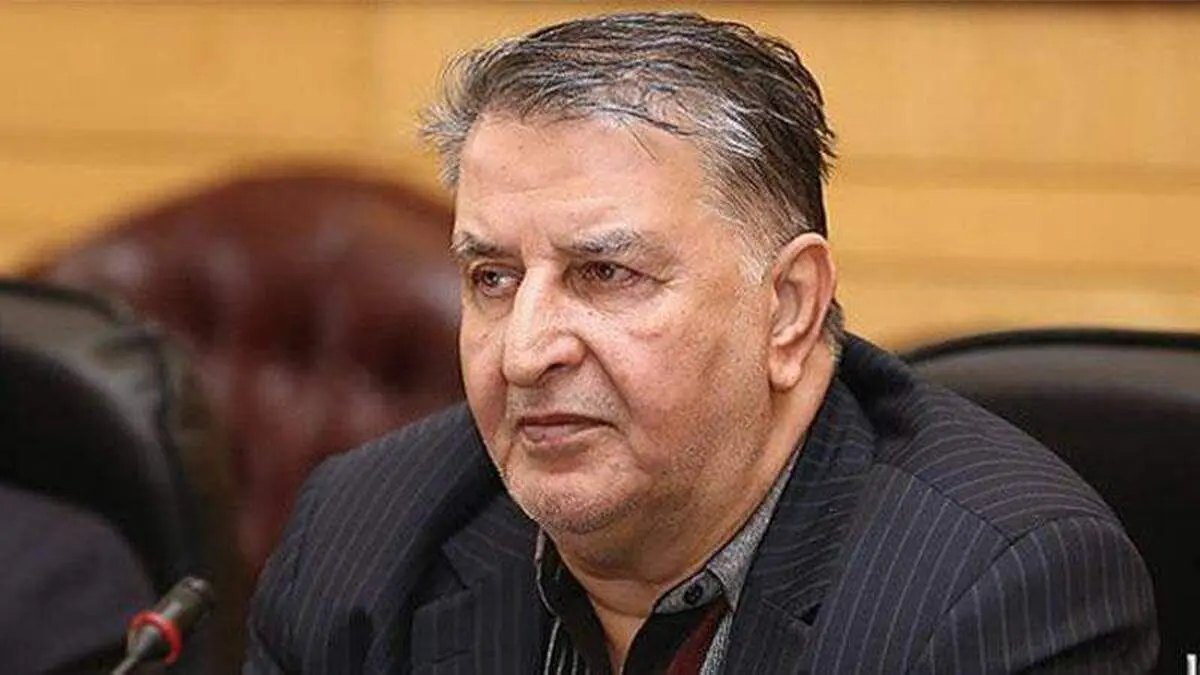 روز به روز دیوار بی‌اعتمادی بین مردم و مسئولان بالاتر رفته است