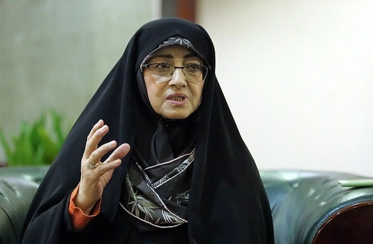 در برخی موارد در اهداف اولیه انقلاب دچار انحراف شده‌ایم