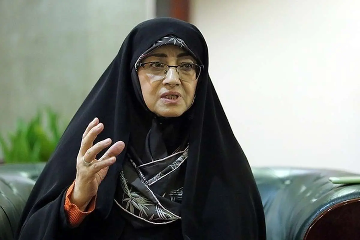 در برخی موارد در اهداف اولیه انقلاب دچار انحراف شدهایم