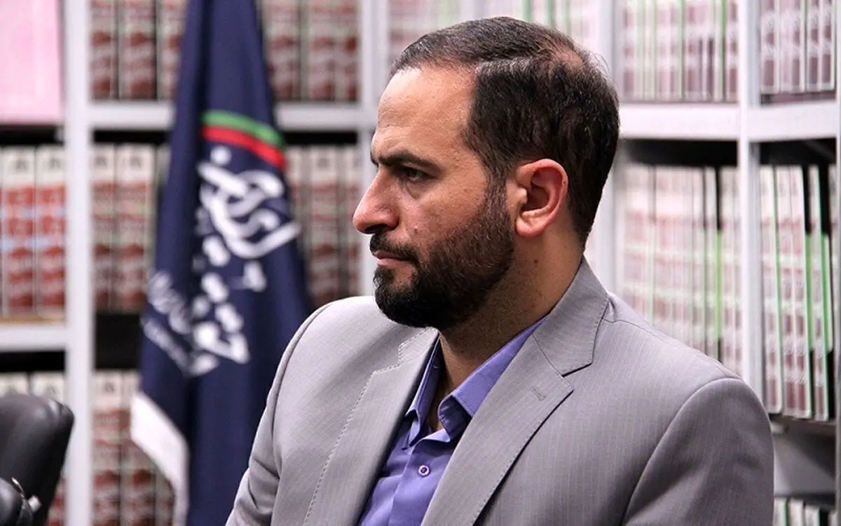 واکنش یک حقوقدان به پیامک‌های حجاب در اصفهان؛ اساسا تهدید شهروند در قالب پیامک قانونی نیست