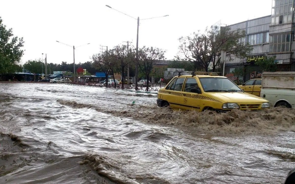ببینید؛ آبگرفتگی گسترده در جوانرود پس از باران سیل‌آسا