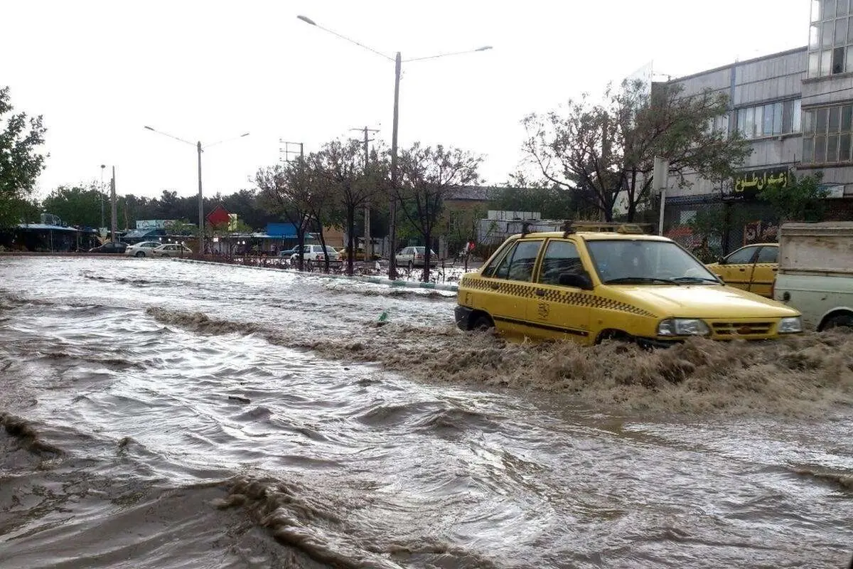 ببینید؛ آبگرفتگی گسترده در جوانرود پس از باران سیل‌آسا