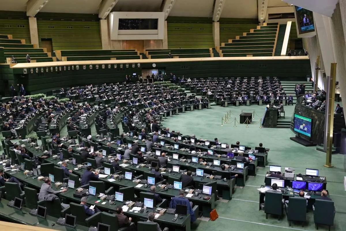 ببینید؛ نماینده بافق: پاسخ ترامپ و نتانیاهو ساخت سلاح هستهای است