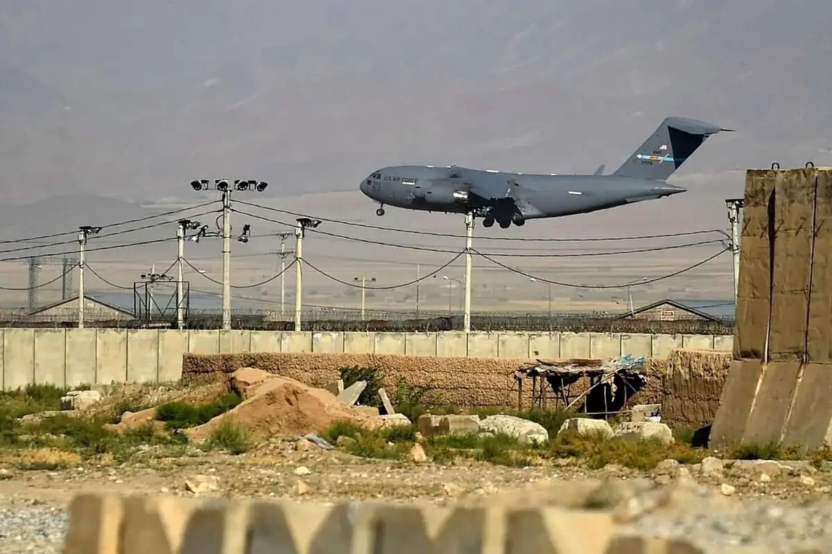 طالبان کنترل پایگاه هوایی «بگرام» را در اختیار آمریکا قرار داد