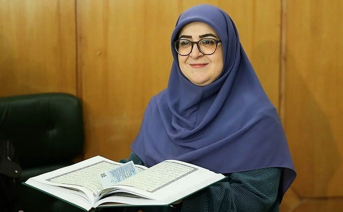 ببینید؛ عیدی سخنگوی دولت به خبرنگاران