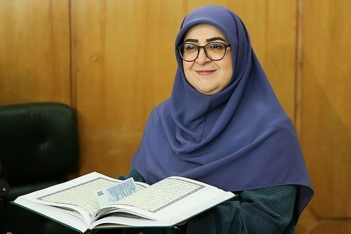ببینید؛ عیدی سخنگوی دولت به خبرنگاران