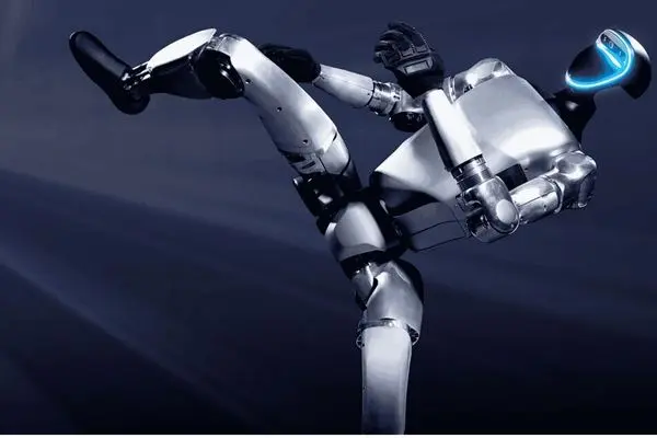 ربات انسان‌نما گرازهای وحشی را از محله‌ بیرون کرد