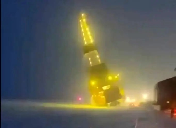 واژگونی یکی از بزرگ‌ترین دکل‌های حفاری آمریکا در آلاسکا