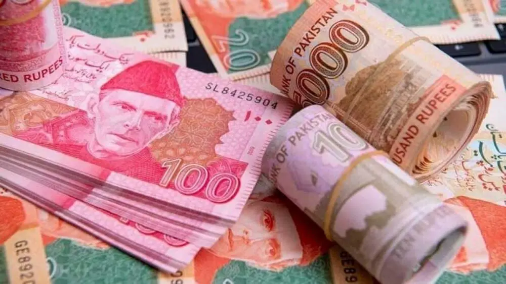 ویدئویی پربازدید از شست‌وشوی اسکناس‌ها در پاکستان