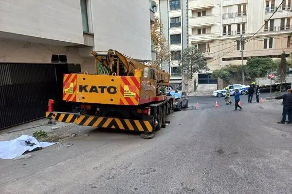 حادثه برای جرثقیل در خیابان شریعتی تهران/ اپراتور جرثقیل درگذشت
