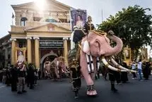 رژه فیل‌های صورتی در تایلند برای ادای احترام به ملکه مادر