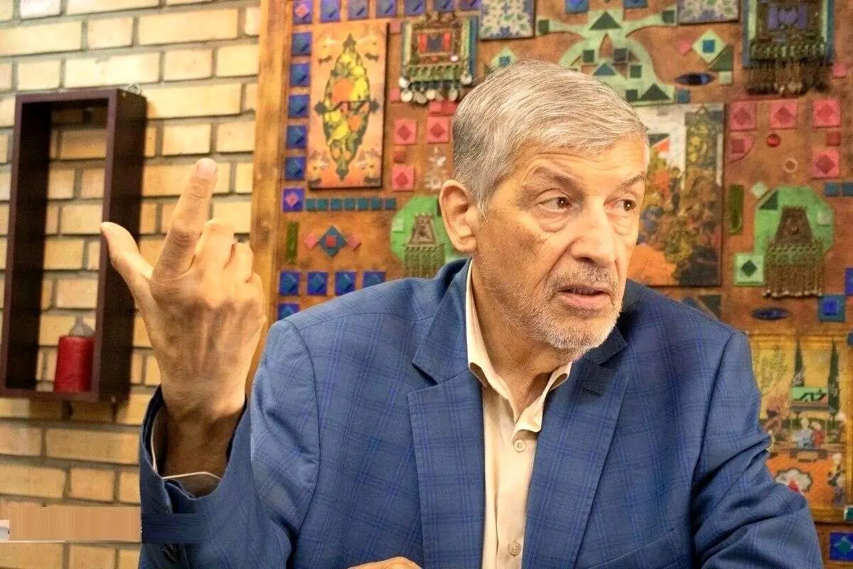 حقیقتپور: ظریف و روحانی حق ندارند قاعدهی بازی را برهم بزنند
