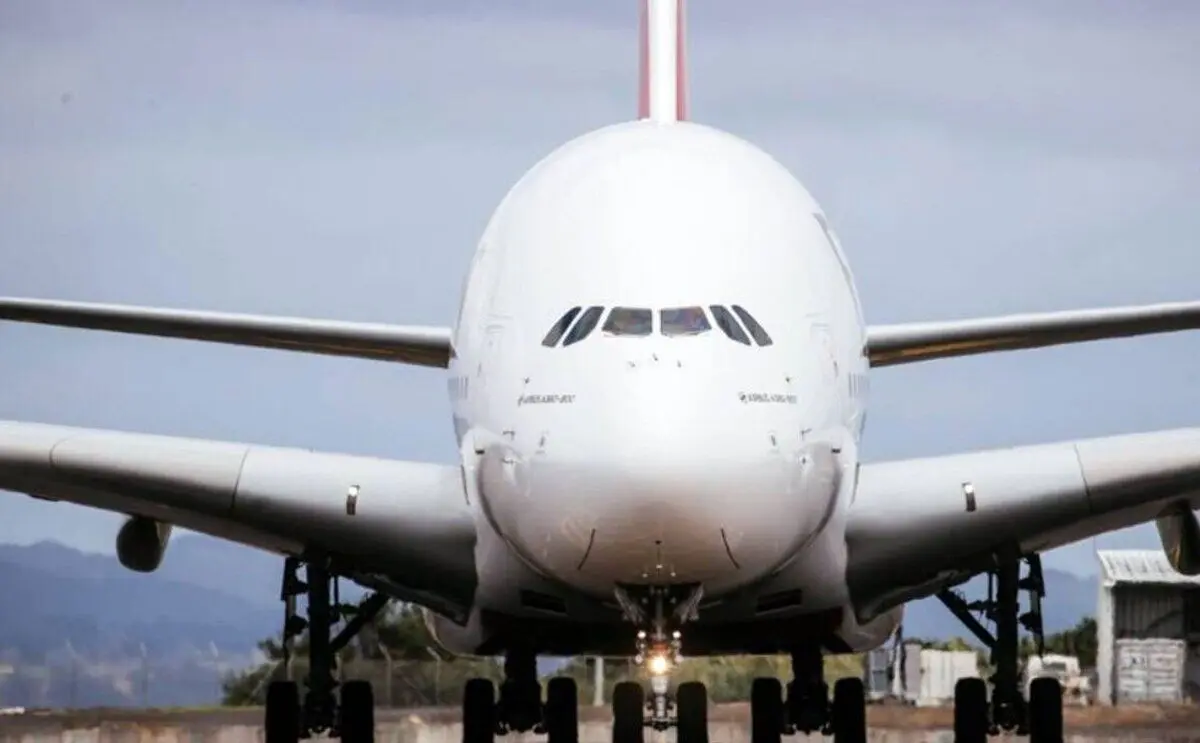 (ویدئو) فرود دیدنی ایرباس A380 در دل مه