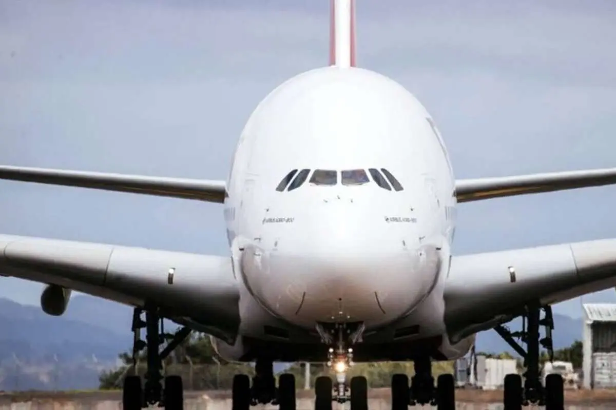 (ویدئو) فرود دیدنی ایرباس A380 در دل مه