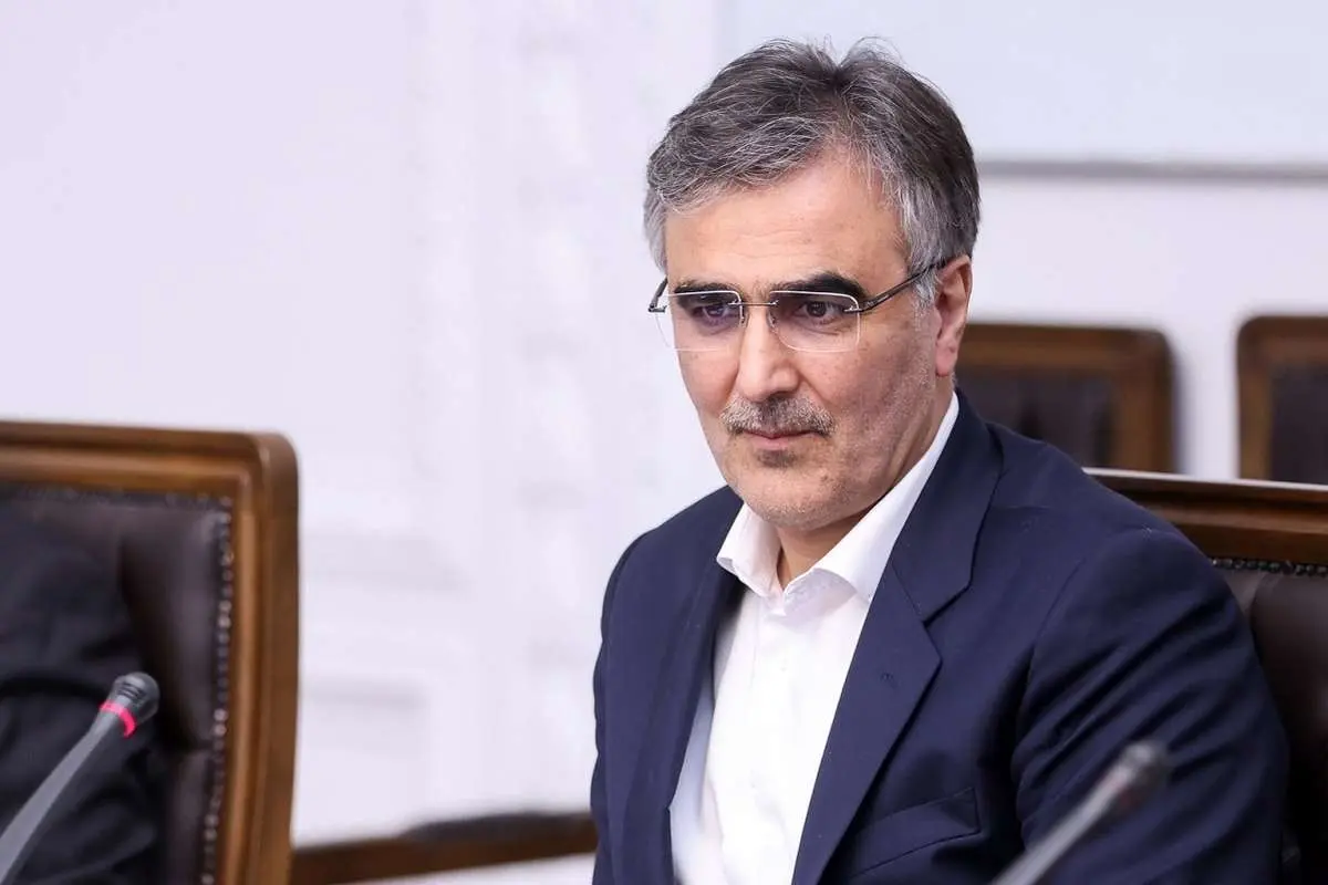 فرزین: مطالبات ارزی‌مان پرداخت نشود، شکایت می‌کنیم
