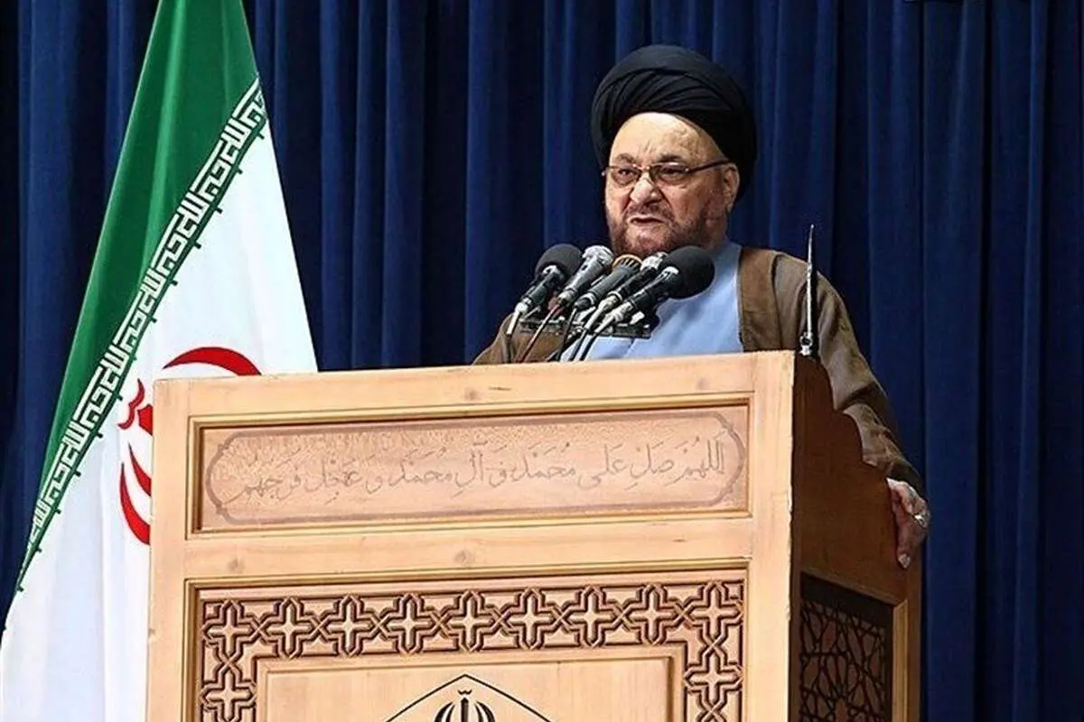 امام جمعه اصفهان: گناههای عملی در جامعه در حال ترویج است