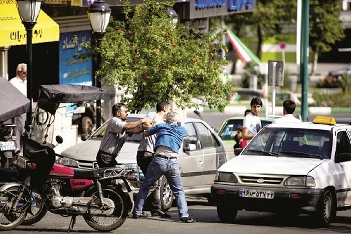 خشونت در جامعه باعث ایجاد ناهنجاری و آسیب‌های اجتماعی می‌شود