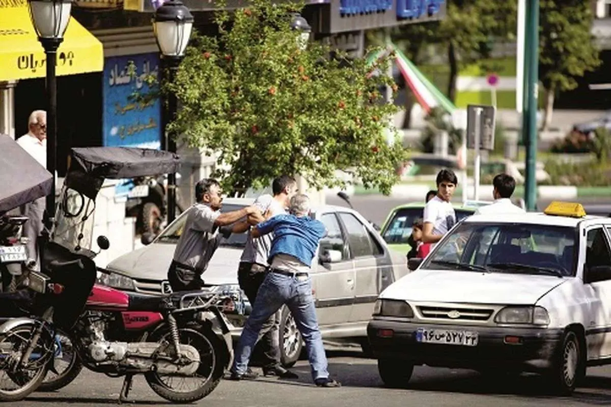 خشونت در جامعه باعث ایجاد ناهنجاری و آسیب‌های اجتماعی می‌شود