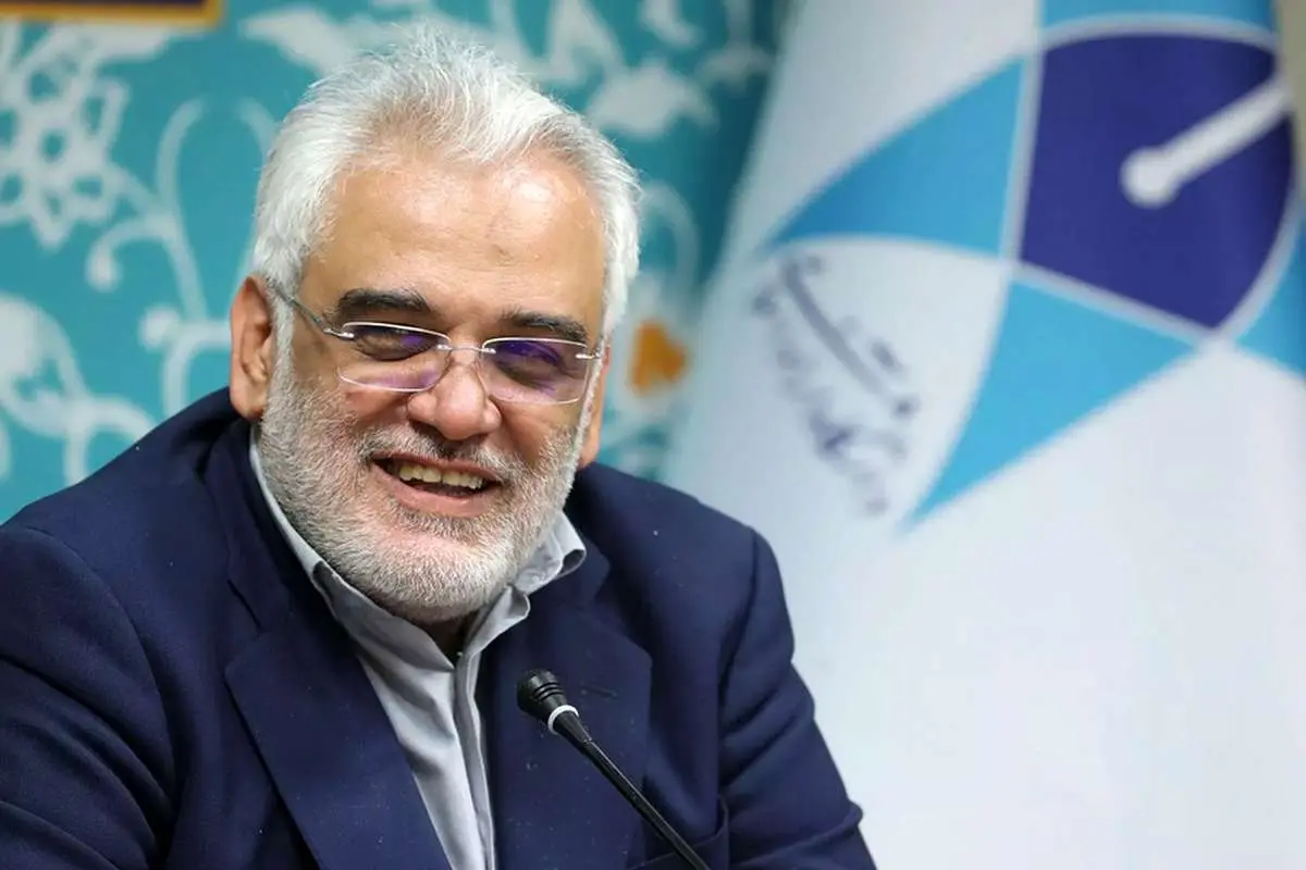 انتقاد تند روزنامه دولت به رئیس دانشگاه آزاد
