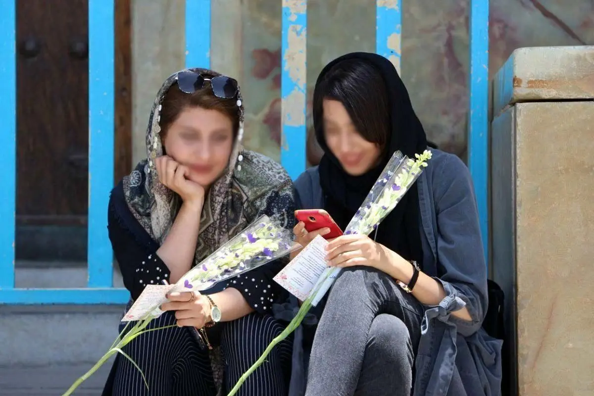روزنامه صداوسیما: کشف‌حجاب‌کنندگان اجیرشده هستند