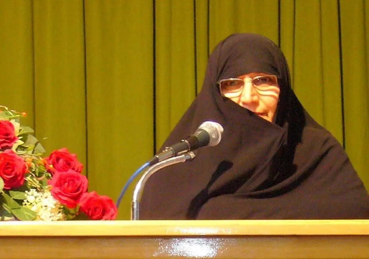 استاد حوزه: با وجود موافقت رهبری فعالیت استقلالی بانوان مجتهده پذیرفته نمی‌شود