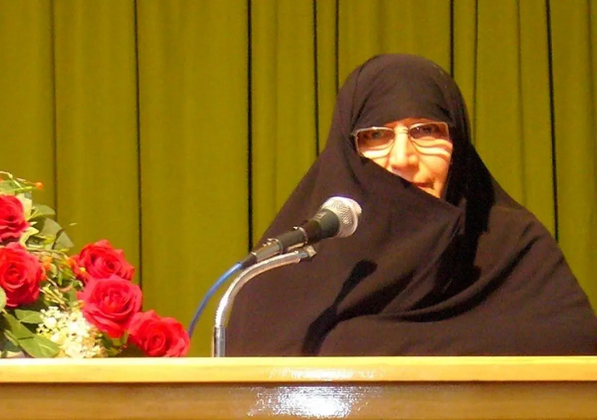استاد حوزه: با وجود موافقت رهبری فعالیت استقلالی بانوان مجتهده پذیرفته نمی‌شود