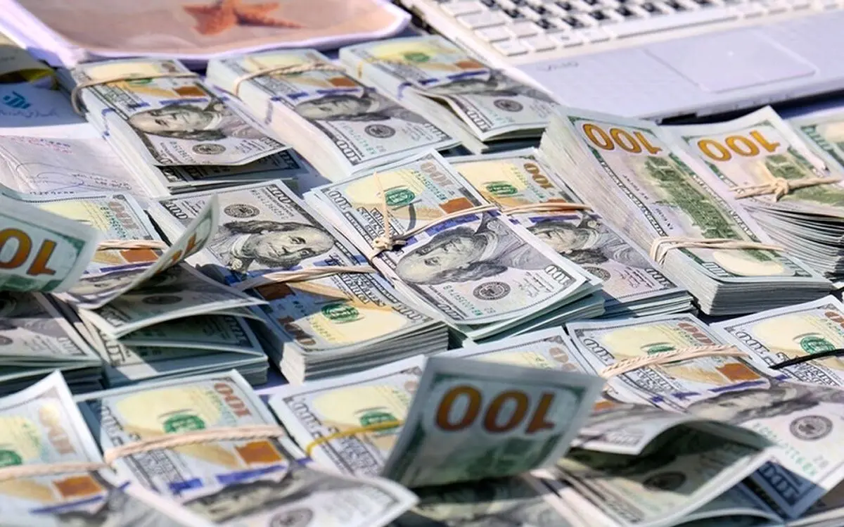 روس‌ها دلار را کنار می‌گذارند