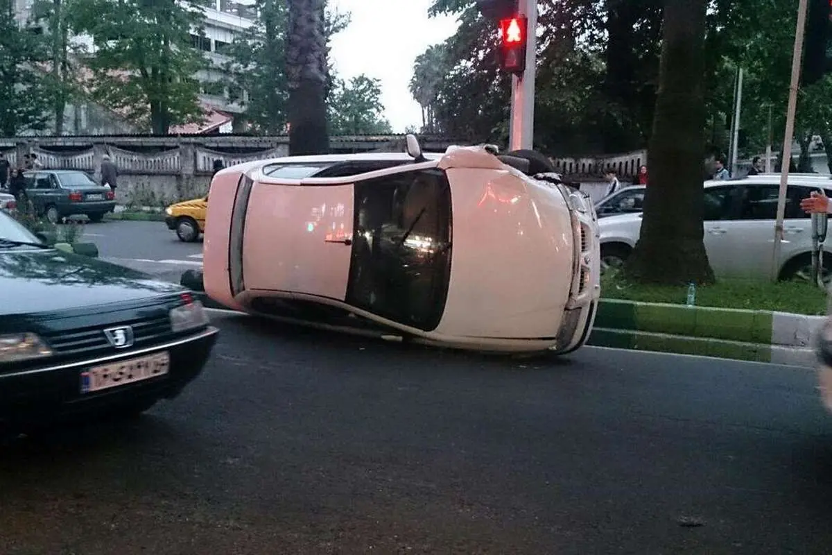 (ویدئو) آتش گرفتن یک دستگاه سمند بعد از چپ کردن