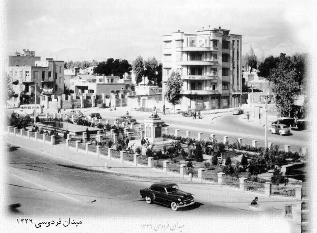تصویری ناب از این میدان قدیمی تهران؛ ۶۶ سال قبل