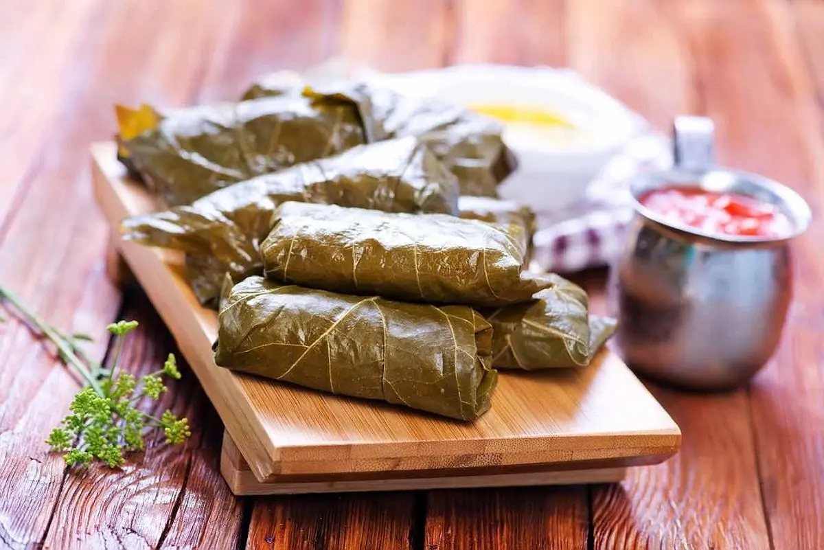 فوت و فن تهیه دلمه برگ مو؛ ترفند وا نرفتن و سفت نشدن دلمه
