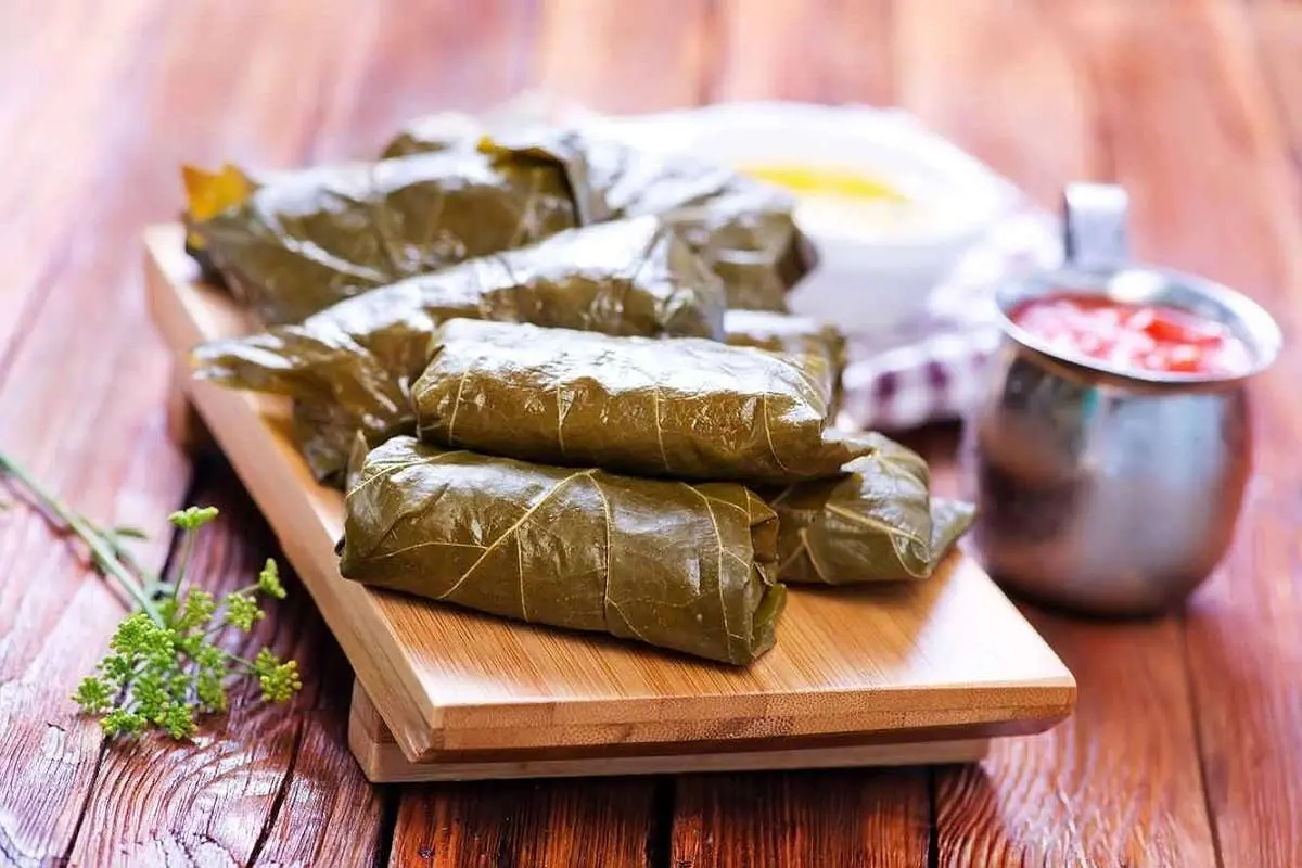 فوت و فن تهیه دلمه برگ مو؛ ترفند وا نرفتن و سفت نشدن دلمه
