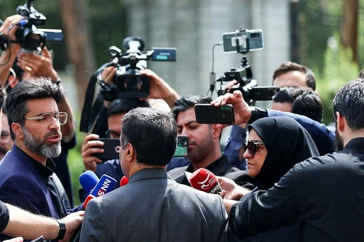 عباس عبدی: بسیاری از شکایت‌ها از اهالی رسانه با حمایت‌های دولتی تهیه می‌شود